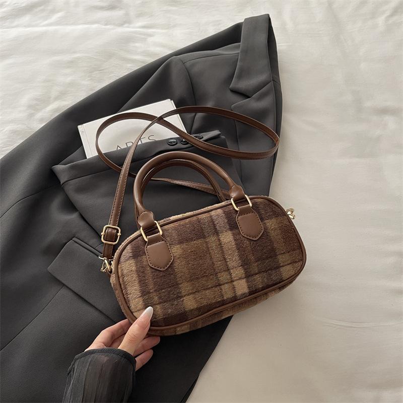 

High value plaid bag women s new fashion messenger bag portable bowling bag