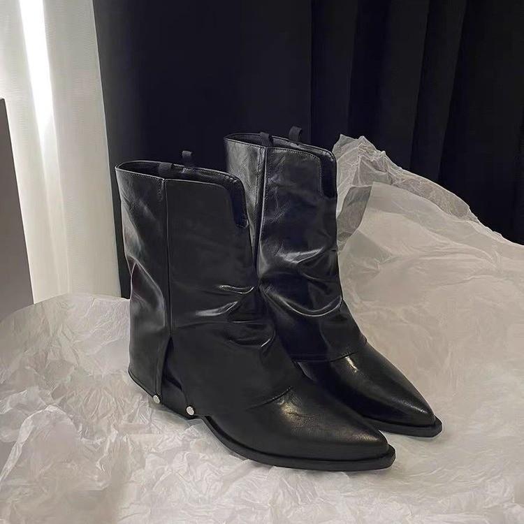 

Распродажа женской обуви. Новые женские сапоги с рукавами. Зимние, с острым носком, однотонные, сохраняющие тепло, короткие, на низком каблуке. Модные сапоги. 40