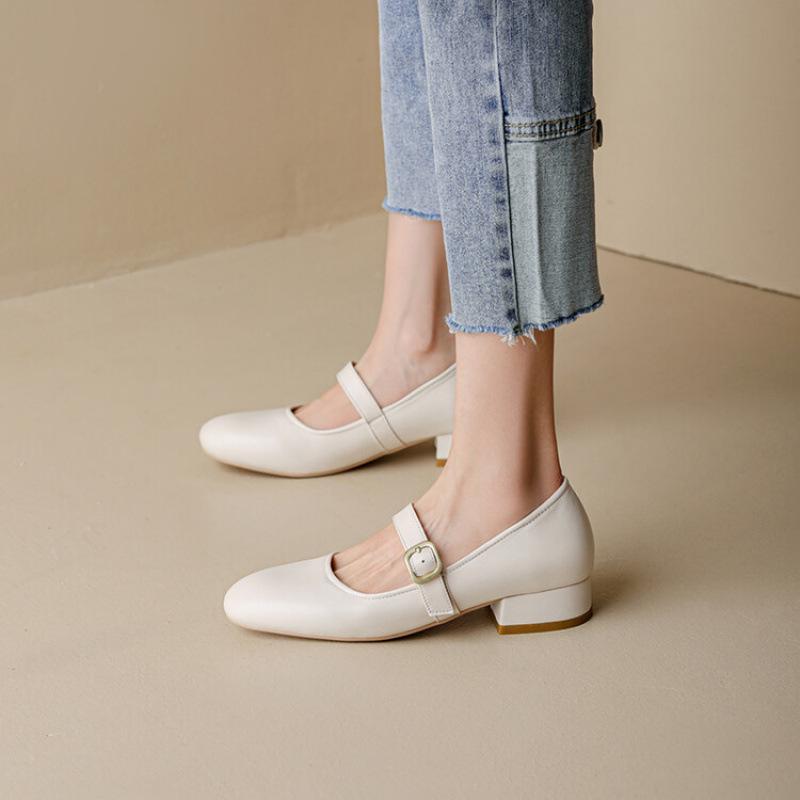 Four seasons wear women's casual single shoes low heels women's single shoes solid color leather shoes round head new large size shoes rubber soft sol