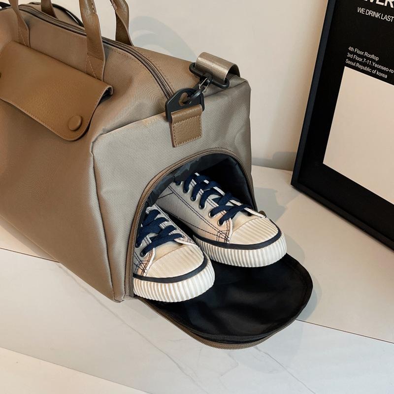 Travel bag Large capacity Korean version fitness bag Business accommodation Light luggage bag Independent shoe compartment Water-proof shoulder bag