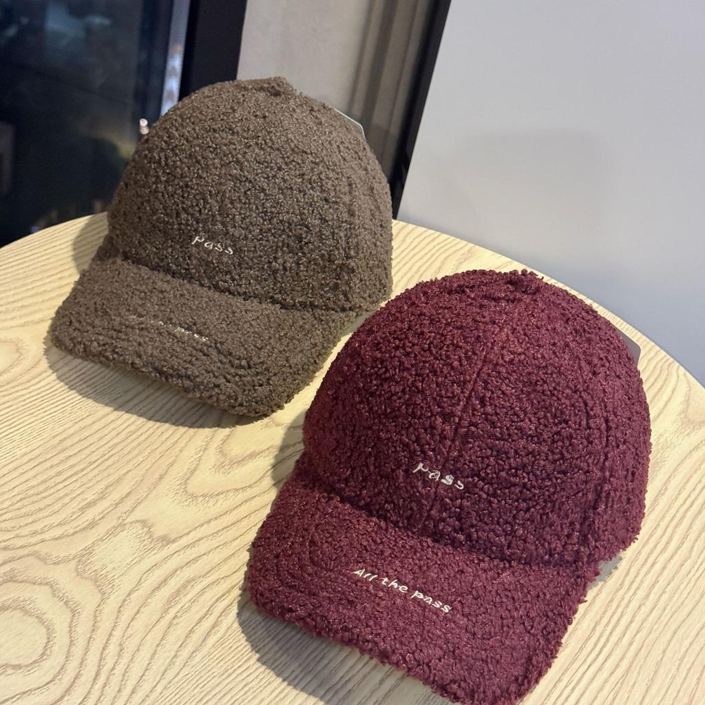 New Lamb Wool Hat for Women In Autumn and Winter Thickened Plush Peaked Cap Showing Face Small and Warm Japanese Style Big Head Baseball Cap