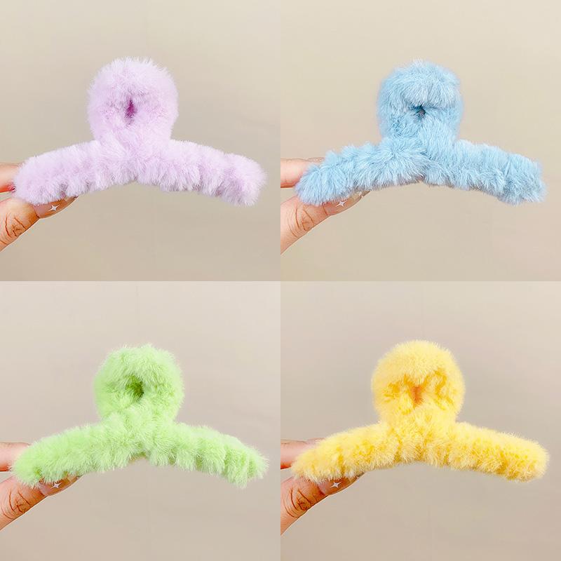 4Pcs/Set Plush Hair Claw Elegant Acrylic Hairpins Faux Fur Hair Clip Barrette Headwear For Women Girls Fashion Hair Accessories