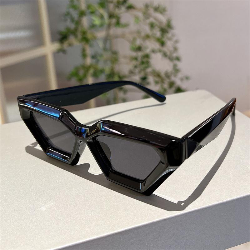 Cat Eye Oversized Sunglasses Gradient for Women Fashion Retro Stylish Trend Brand Design Outdoor Party Shades Eyewear
