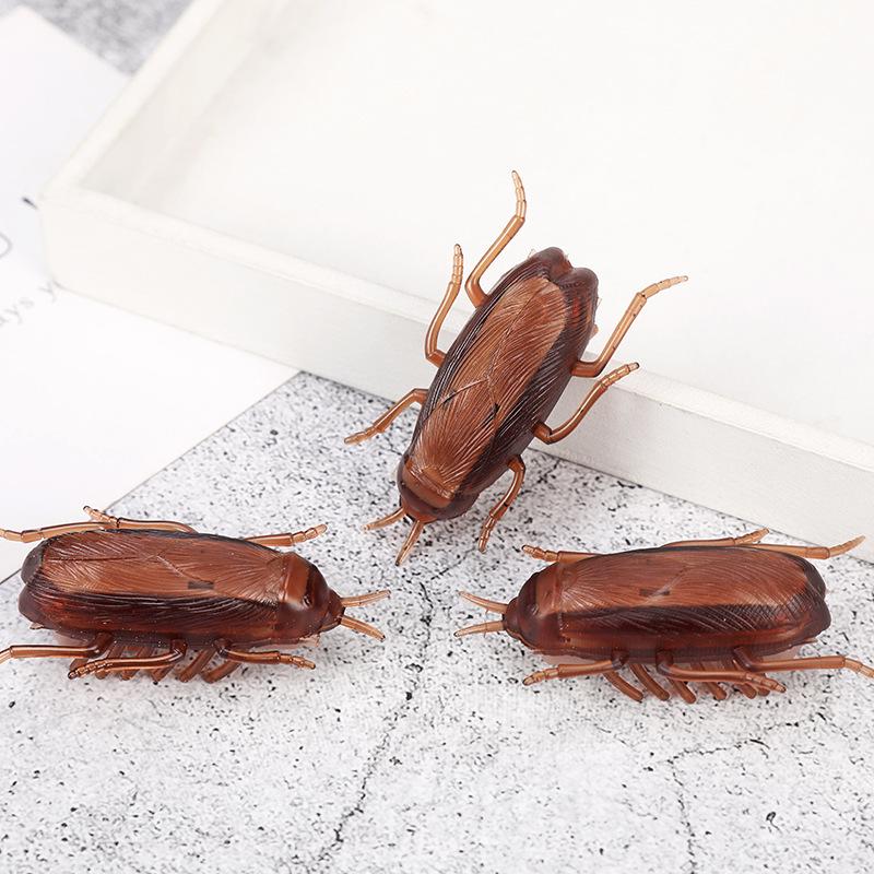 Simulated Crawling Cockroach Prank Toy