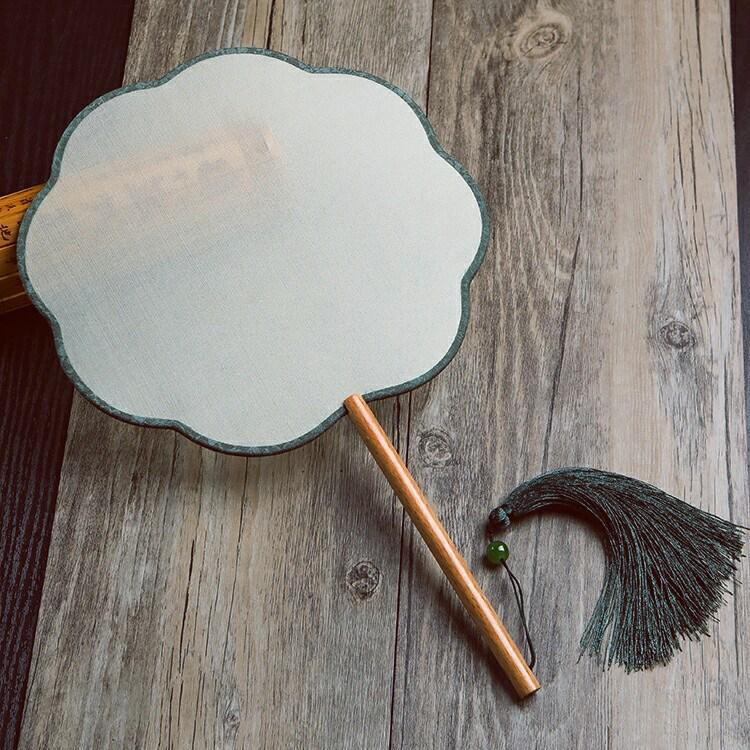 Vintage Silk Hand-Painted Gongbi Fan - Classic Chinese Round Palace Design