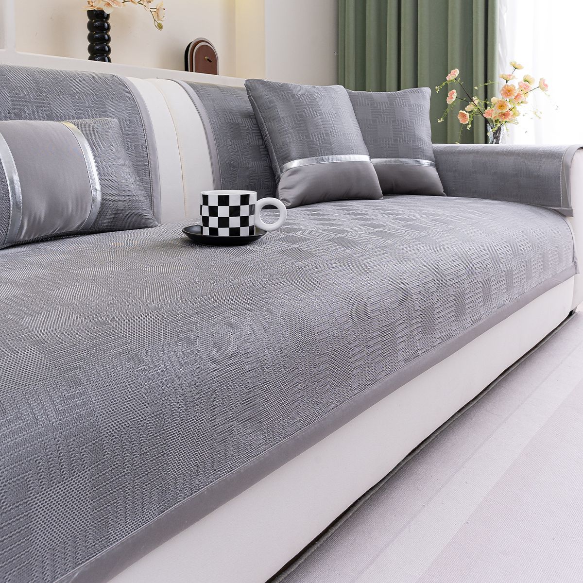 

Summer Ice Silk Sofa Cushion Solid Color High-End Breathable Sofa Cool Cushion Fixed Non-Slip And Dustproof Machine Washable Mat 70*70cm