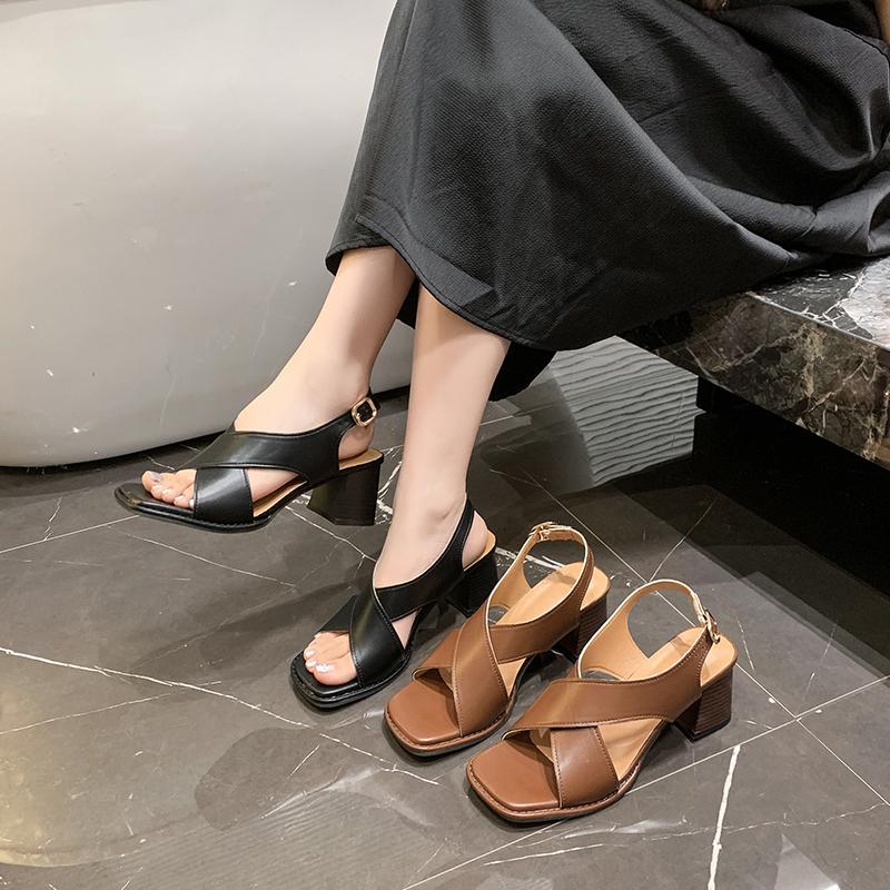 Fashion Platform High Heels Sandals for Women In Summer New Square Open Toe Luxury Women's Shoes Fashionable Thick Heels Sandals Slipper