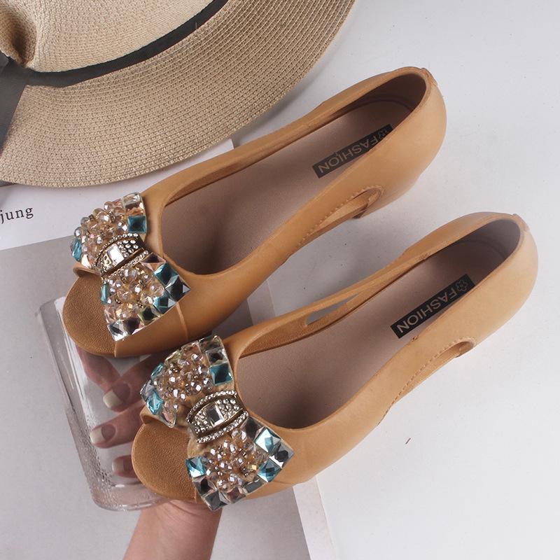 Yuzhihao Women s Flat Summer Sandals - Fashionable Metal Beaded Chunky Heels with Low-Top Closed-Heel Design 38