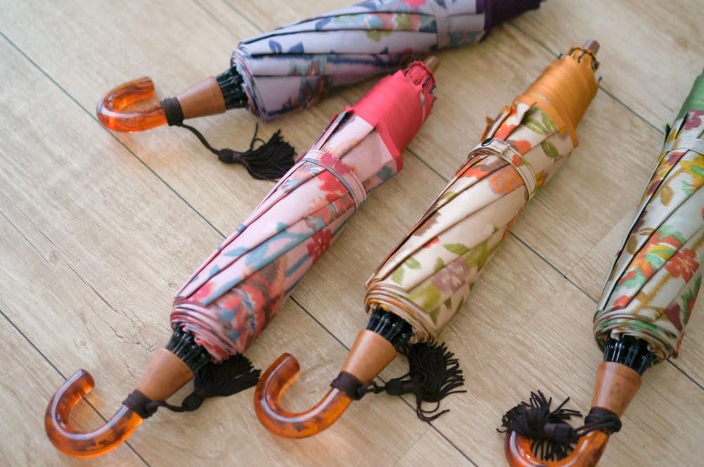 Folding Umbrella with a Traditional Japanese Floral Made of Fabric with a Loose Suitable for Both Rain and with a Folding Komiya Shoten Japanese-made