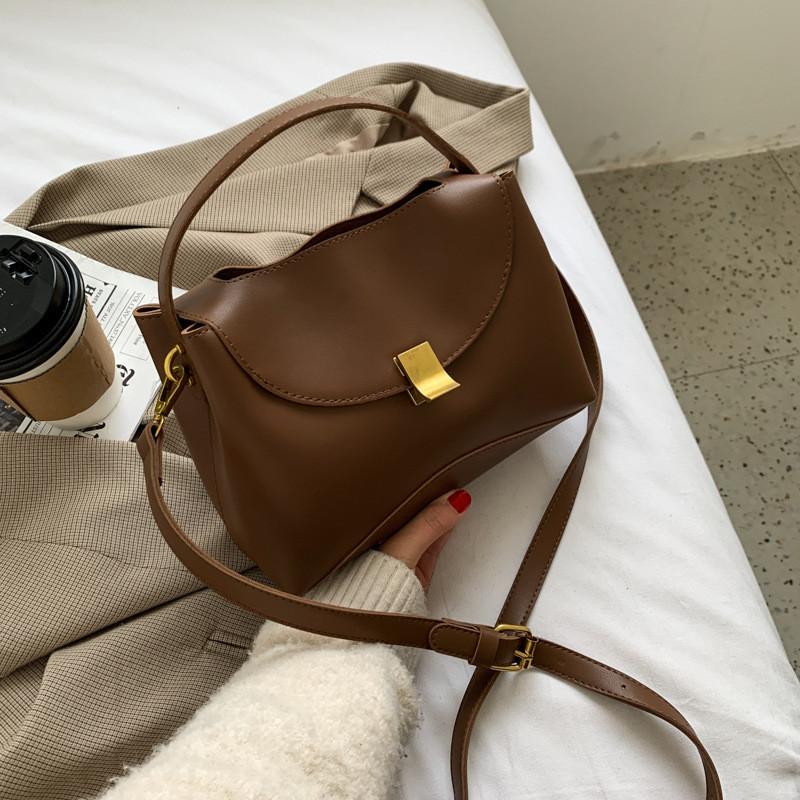 IELGY Winter Bag Niche Design Fashionable All-Match Large-Capacity Lock Portable Shoulder Messenger Bag