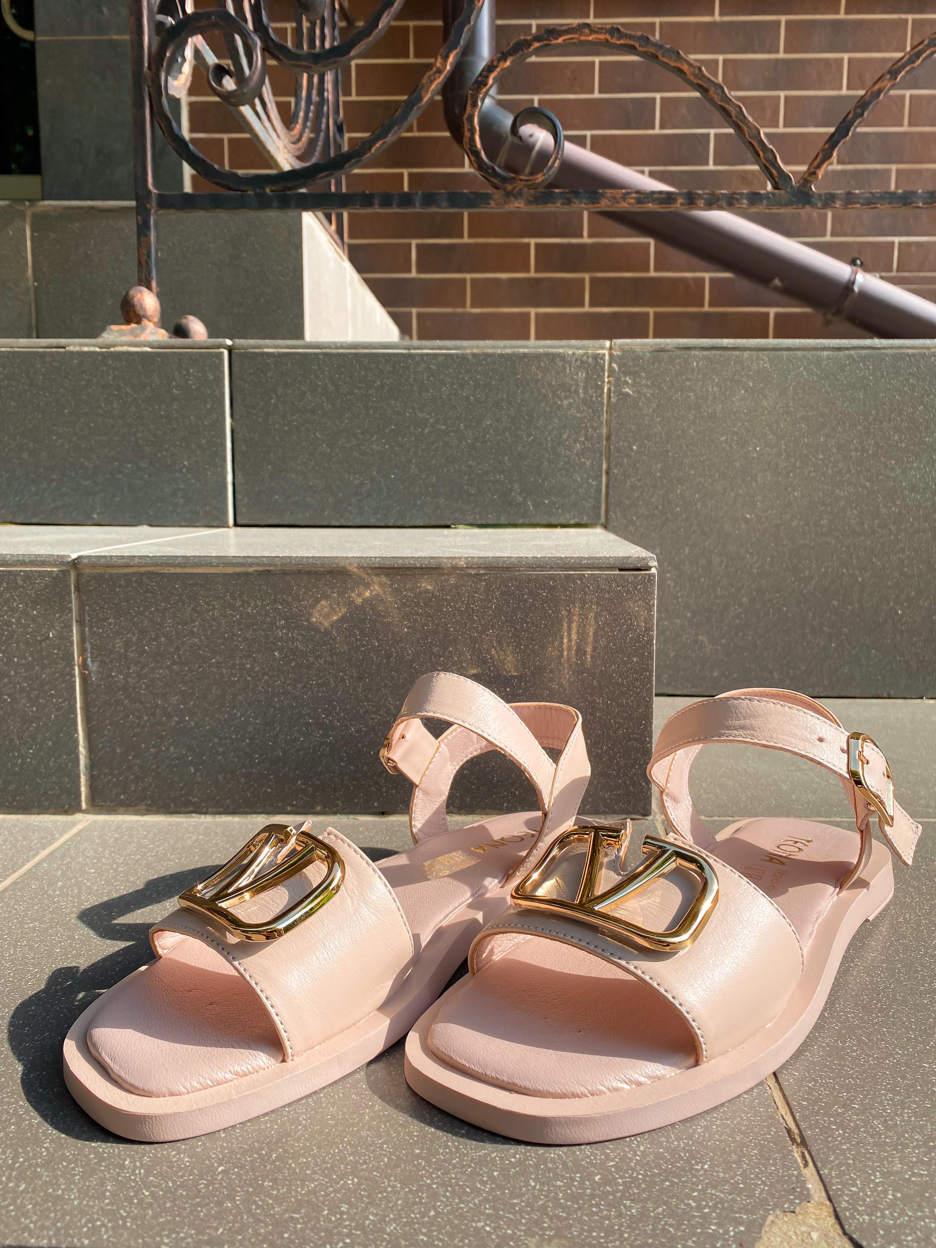 

Босоніжки жіночі Teona 487 36 Пудра шкіра 39 baby рожевий колір