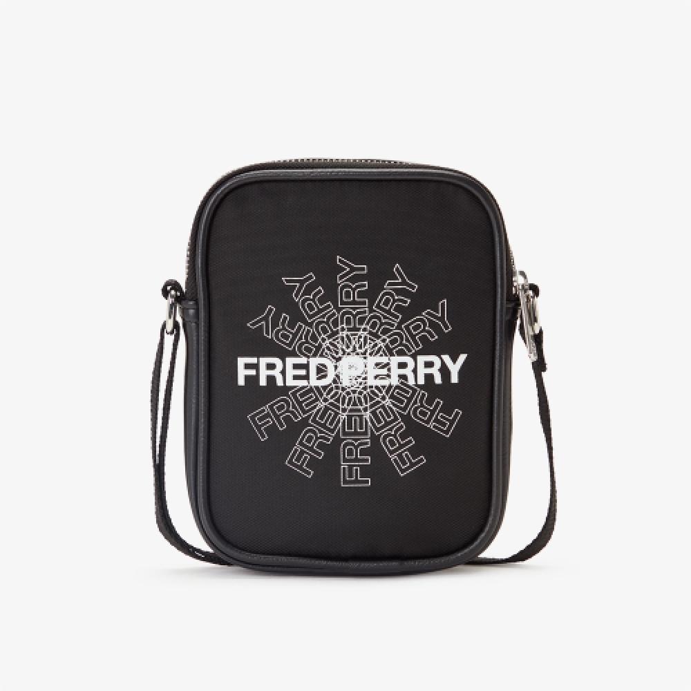 

Миниатюрная боковая сумка FRED PERRY с графическим принтом 102 CFPU2213255 102