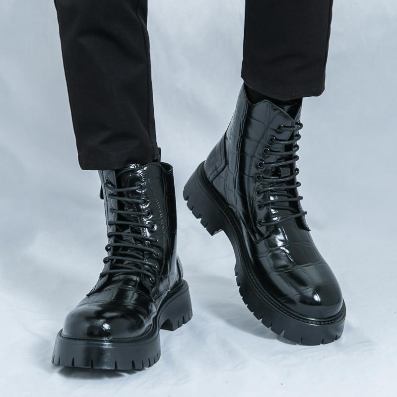 Men's British-Style High-Top Leather Boots: Autumn/Winter Martin Boots with Thick Soles & Lace-Up Design.