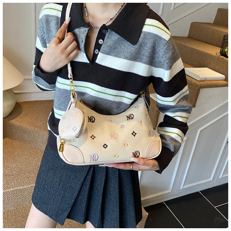 New Fashion Letter Dumpling Bag Single Shoulder Oblique Span Small Bag Women's Versatile Temperament Bag