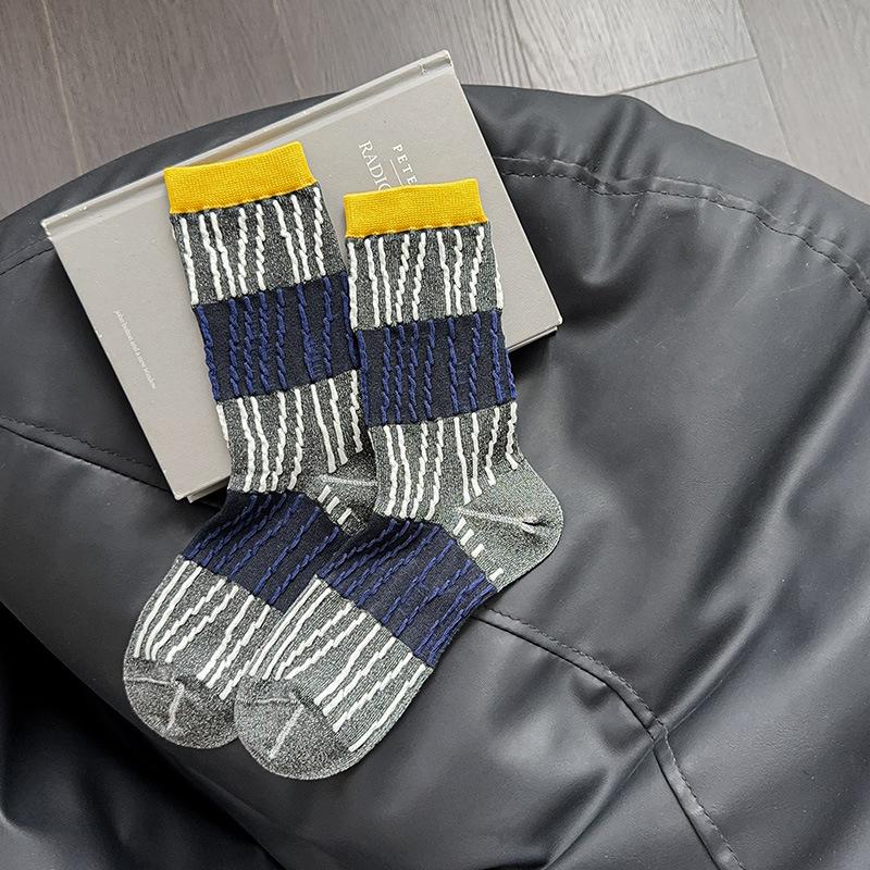 Graffiti Line Socks for Women, Autumn Retro Three-dimensional Relief Mid-calf Socks, Unique and Trendy Color Contrast Socks for Women