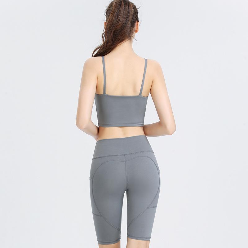 

Новый костюм для йоги, женский высокоэластичный спортивный бюстгальтер для бега, поднимающий ягодицы, тонкие пять брюк, брюки для фитнеса, костюм из двух предметов XL серый