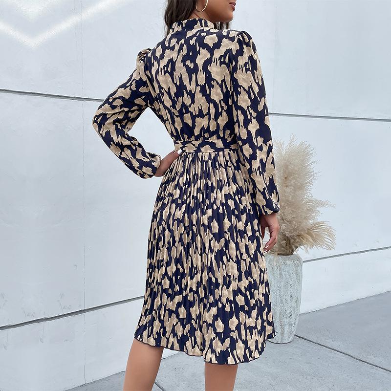 European & American V-Neck Lace-Up Slim Pleated Skirt Dress for Women - Autumn/Winter Fashion