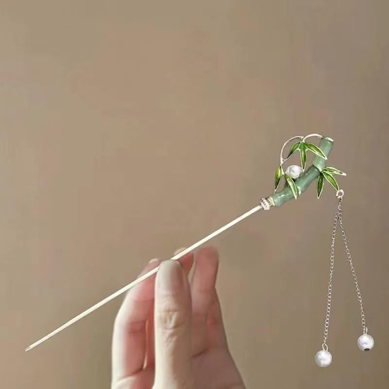 High-End Diamond Tassel Lotus Hairpin with Pearls and Flower Design