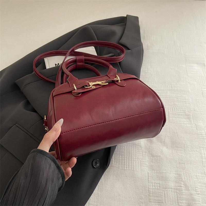 Retro Shoulder Handbag For Women Pu Material Street Style Small Square Bag With Zipper Closure