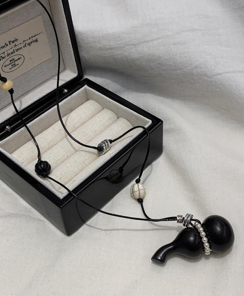 Elegant Retro Waxed Cord Wood & Pearl Necklace for Women - Versatile Fashion Jewelry