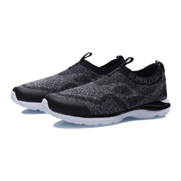 LiNing Seamless Shock Absorbing Running Shoes Kids Sneakers Black White YKFP004-3