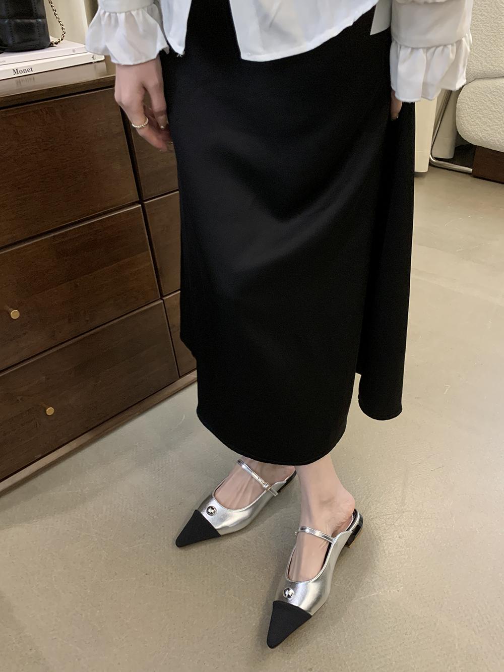 мода Модные женские тапочки-слайды разноцветные золотые серебряные бежевые черные 2024 — фото 4