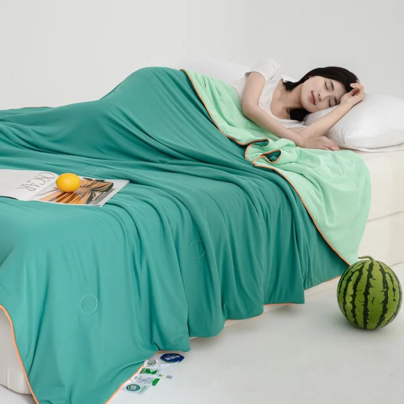 

Summer Throw Blanket Air Condition King Queen Bed Quilt Smooth Breathable Lightweight Cool Feeling Comforter for Bedroom Office 150x200 cm M