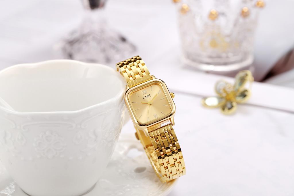 Fashion Light Luxury Square Dial Alloy Strap Women's Quartz Watch Bracelet Set of 5, Suitable for Thanksgiving, Christmas Gifts