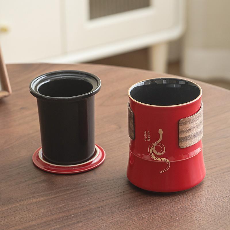 Creative And Practical Gifts For The Year Of The Snake, The Forbidden City Red Ceramic Tea Separation, And The Annual Meeting Will Send Customers