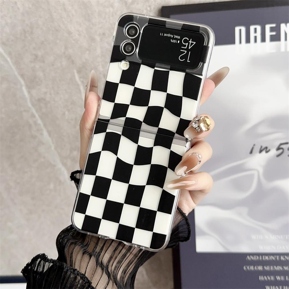 

Elegant Scarves Hand Chain Case For Galax Z Flip 5 Necklace Strap Cover For Samsung Z Flip 4 flip3 Black White Checkered Case Z Flip 3