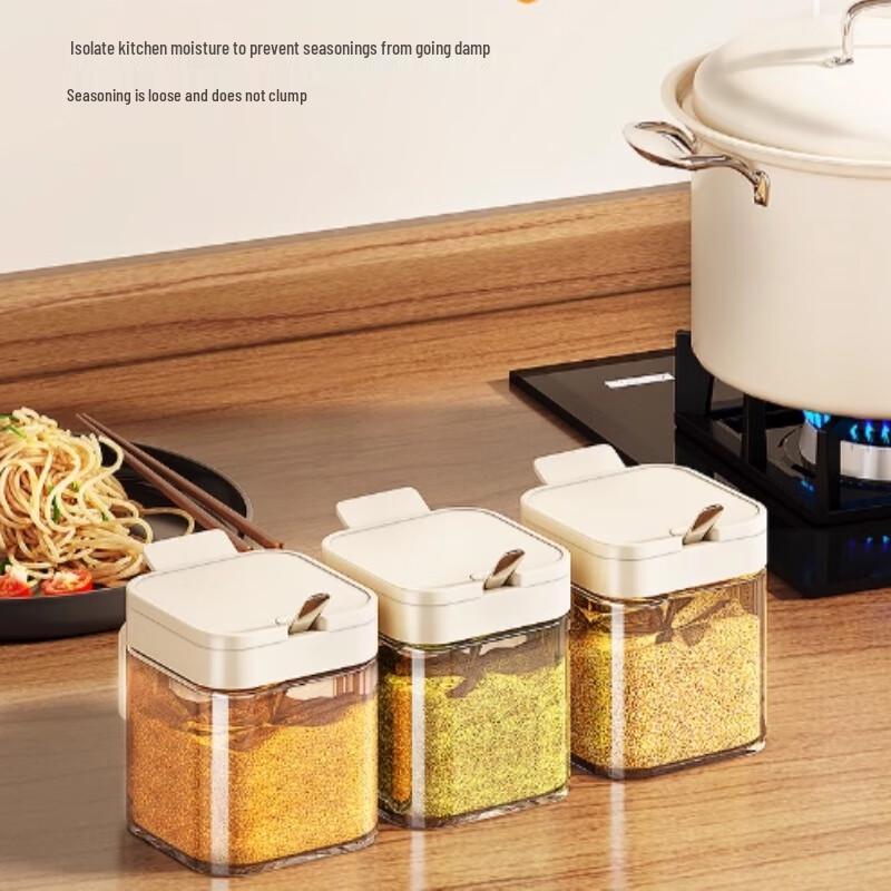 Krémově bílá kuchyňská sada kořenek