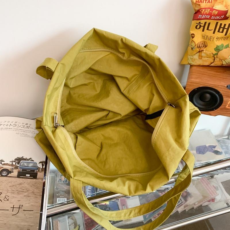 Нейлоновая сумка через плечо — фото 8