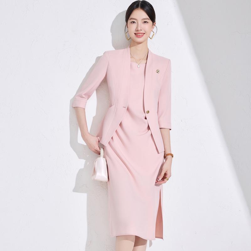 2025 Women's White Blazer: High-End Professional Attire with Goddess Style for the Workplace