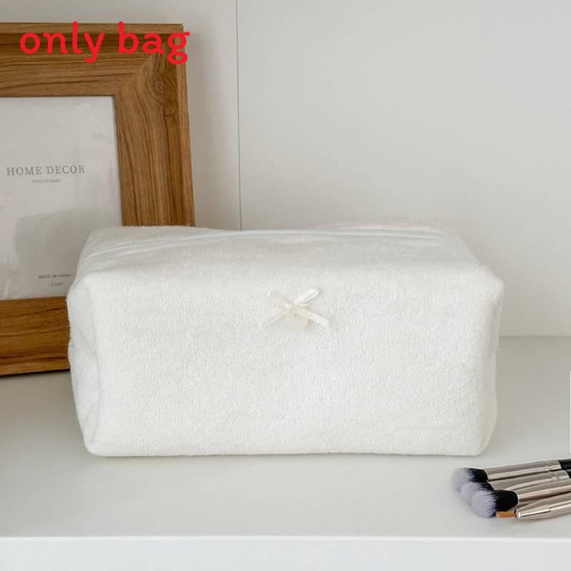 Minimalist Towel Cloth Storage Bag With Waterproof Fabric For Home And Travel Use