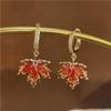 Exquisite rote Strass-Zirkon-Ahornblatt-Steckohrringe für Damen, Vintage-Persönlichkeit, Kristall-Ohrring, Herbst-Winter-Charme-Schmuck