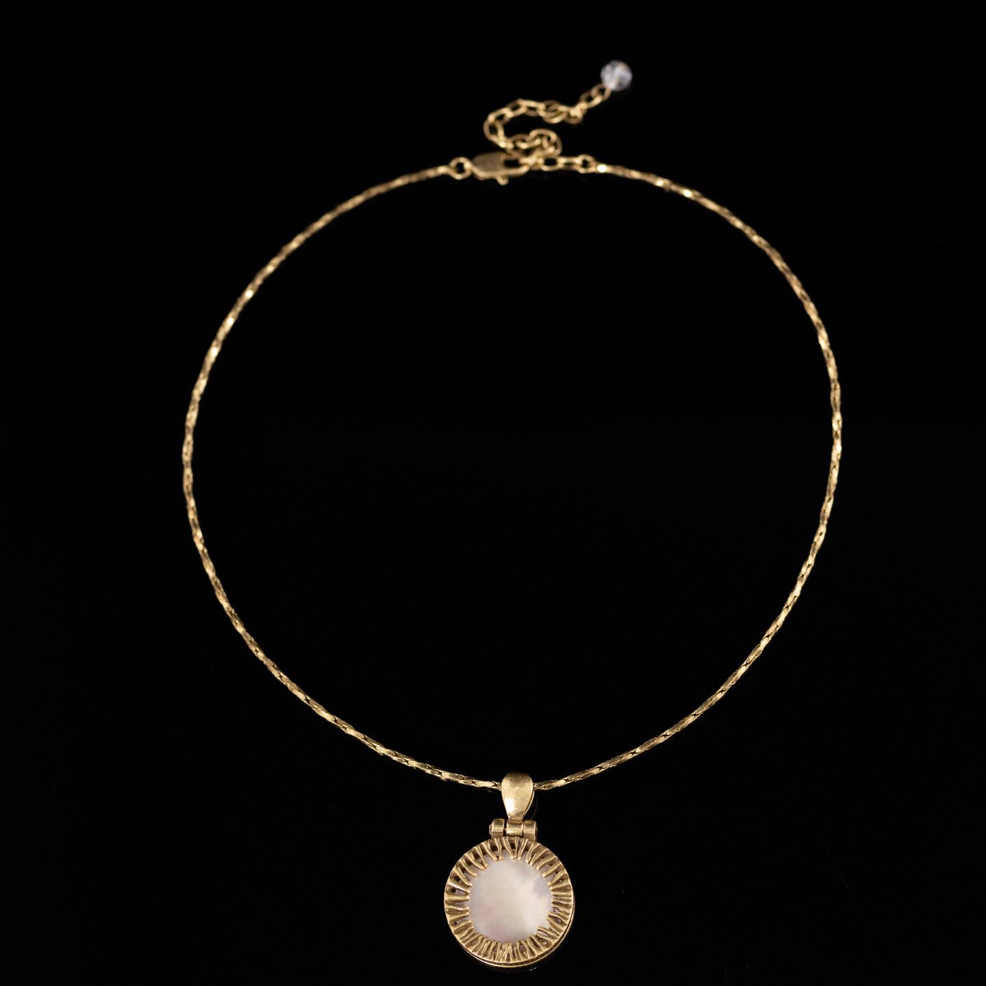 

Medieval High Sense, Personality, Atmosphere, Retro Gold Commuter Women S Versatile Necklace Set