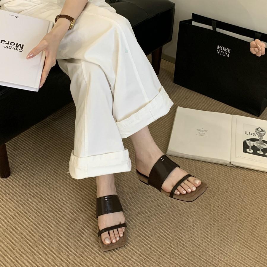 2025 summer new French thick-soled one-word square head slippers slope heel slippers beach outer slippers