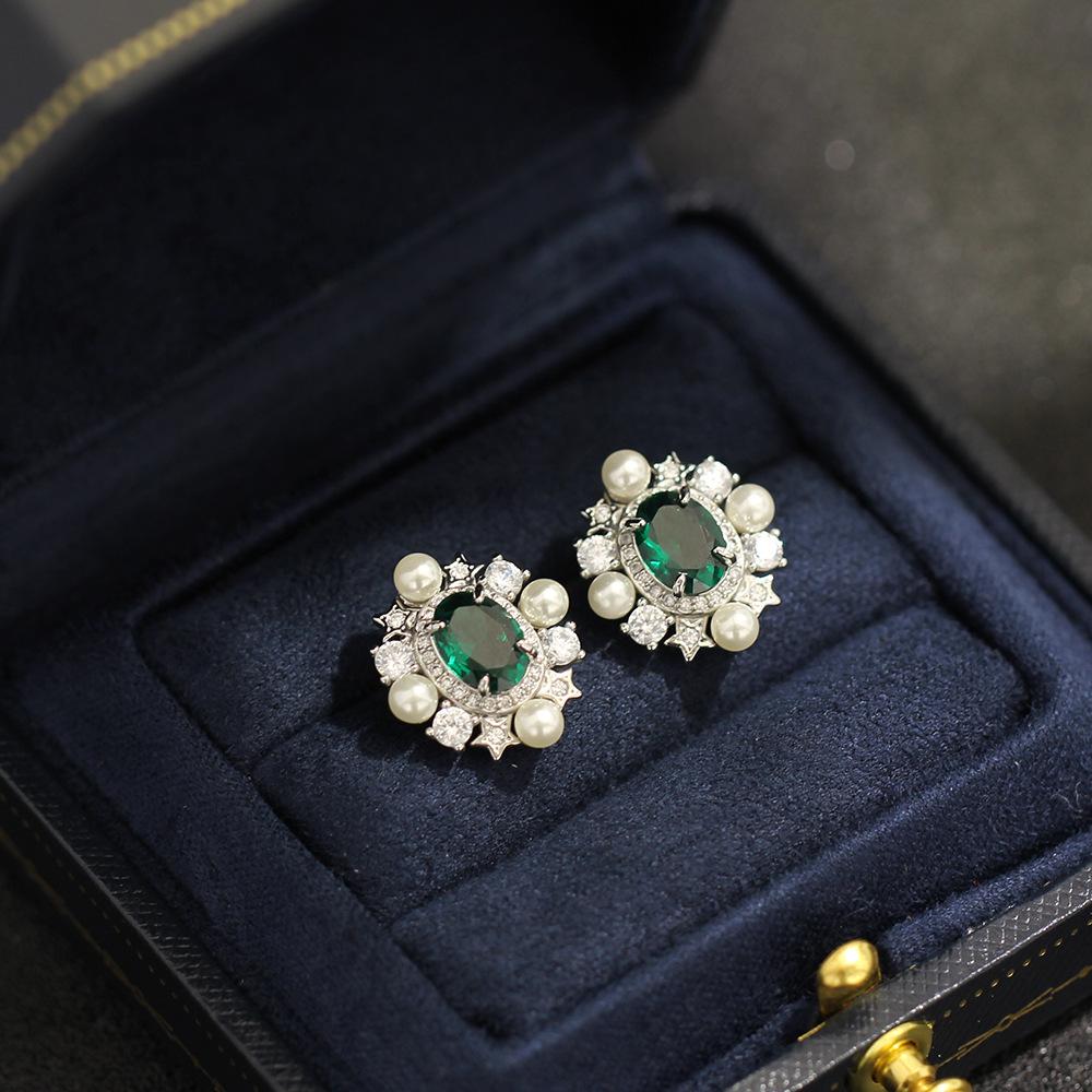 Cross-border explosive new trend flower stud earrings design sense niche sweet and exquisite stud earrings fairy personality small earrings