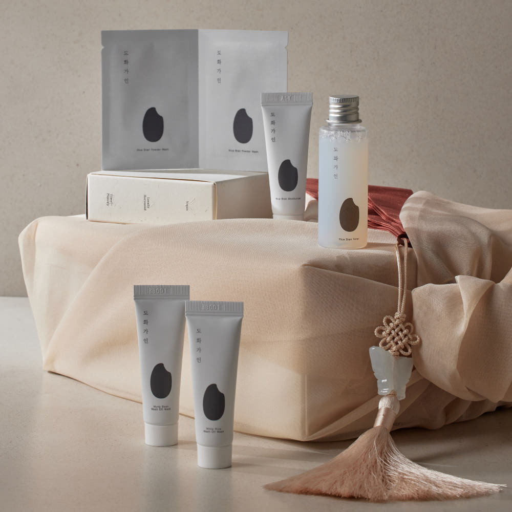 HOUSE OF DOHWA Trousse de Voyage 5 Pièces Ensemble de Soins de la Peau Coréens – Toner à l'Huile de Son de Riz, Hydratant, Masques à Rincer et Nettoyant Poudre