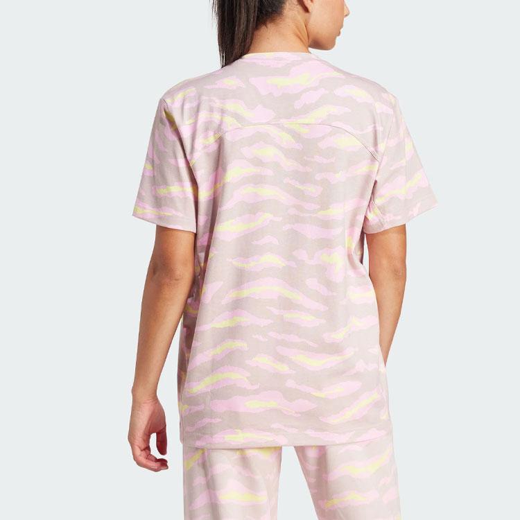 adidas X Stella McCartney TrueCasuals T-shirt z nadrukiem z pełnym zwierzęcym wzorem Damskie topy Fuksja IN3631