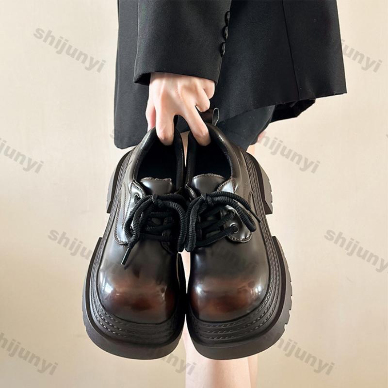 Modne Damskie Buty na Grubym Obcasie Jedne Buty Damskie Brytyjski Styl Kwadratowy Nosek Mokasyny Casual Nowe Grube Obcasy Sukienka Sznurowane Skórzane Czółenka