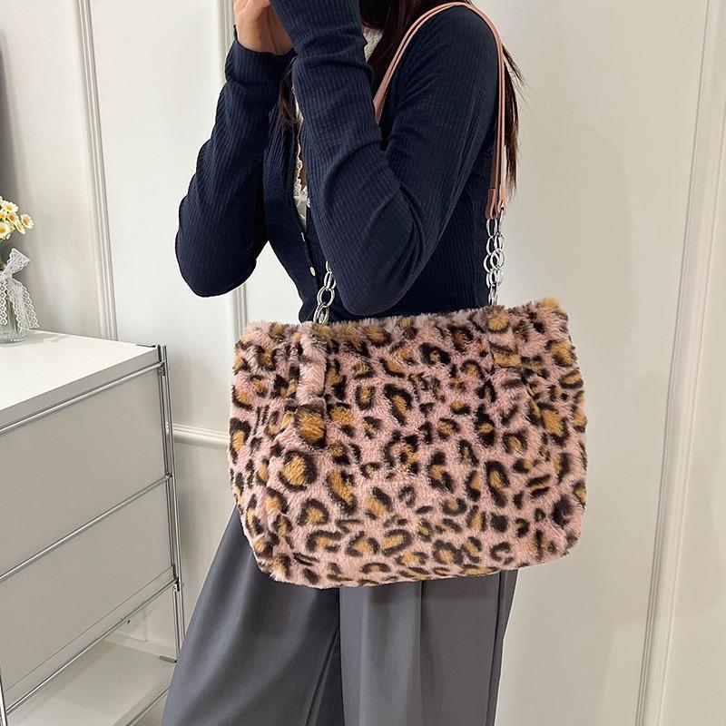 Simple and large-capacity new trendy fashion leopard print plush tote bag atmospheric shoulder bag underarm bag women's bag