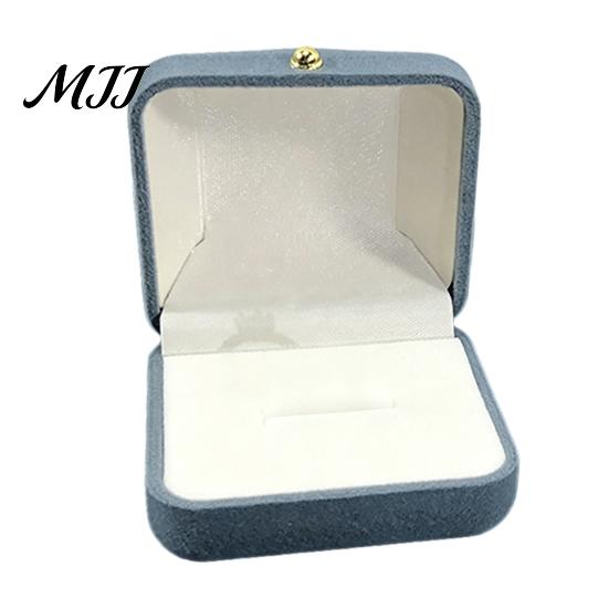 Small Velvet Jewelry Pouch Pearl Box, Anti-Scratch Lining Organizer with Golden Metal Necklace Holder Display Buckle, Decorative Storage Case