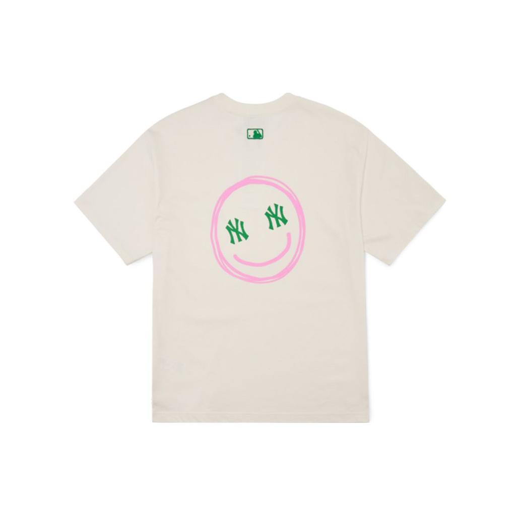 MLB New York Yankees Smiley Face Logo Loose Fit Crew Neck Short Sleeve T-Shirt Unisex T-Shirt Cream-White 3ATSL6023-50CRS
