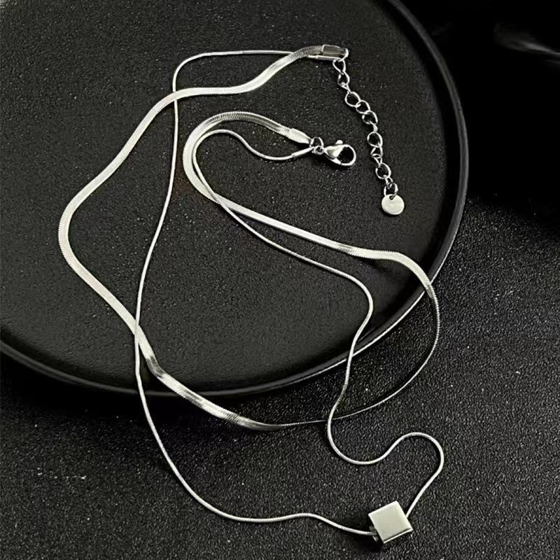 JMXD-Simple and Versatile Double-layer Stacked Square Necklace Men and Women Light Luxury Niche Design Sense Fashion Cold Wind Sweater Chain Tide