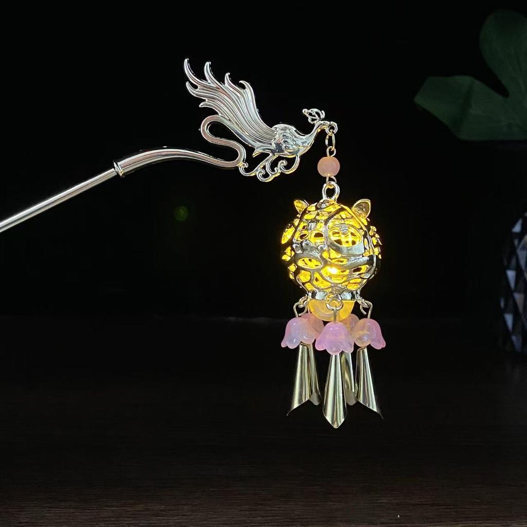Ancient Style Luminous Hairpin: High-End Alloy Lantern Design for Hanfu Skirts