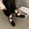 Retro sanfte Ballerinas 2025 Sommer Flats neu Chinesisch flacher Mund eckige Spitze Blume gekreuzte Riemchen Einzelne Schuhe