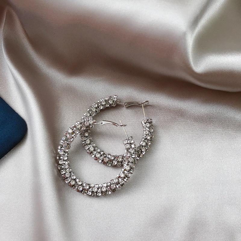 

Корейский темперамент 925 серебро кристалл бриллиант серьги: Большие круглые пусеты и серьги-кольца серебряный