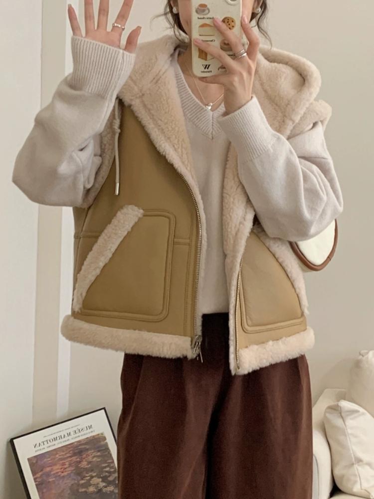 Winter Chic Vintage Leather Lamb Wool Waistcoat Women New Design Thick Hoodied Retro Coat Aesthetic Casual Street Fashion Jacket