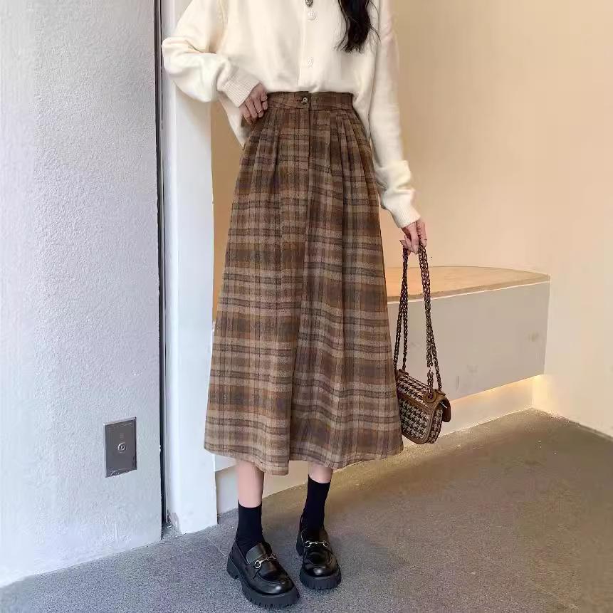 Coffee Plaid A-Line Midi Skirt: Pleated High-Waist Umbrella Design for Women - Perfect for Autumn and Winter.